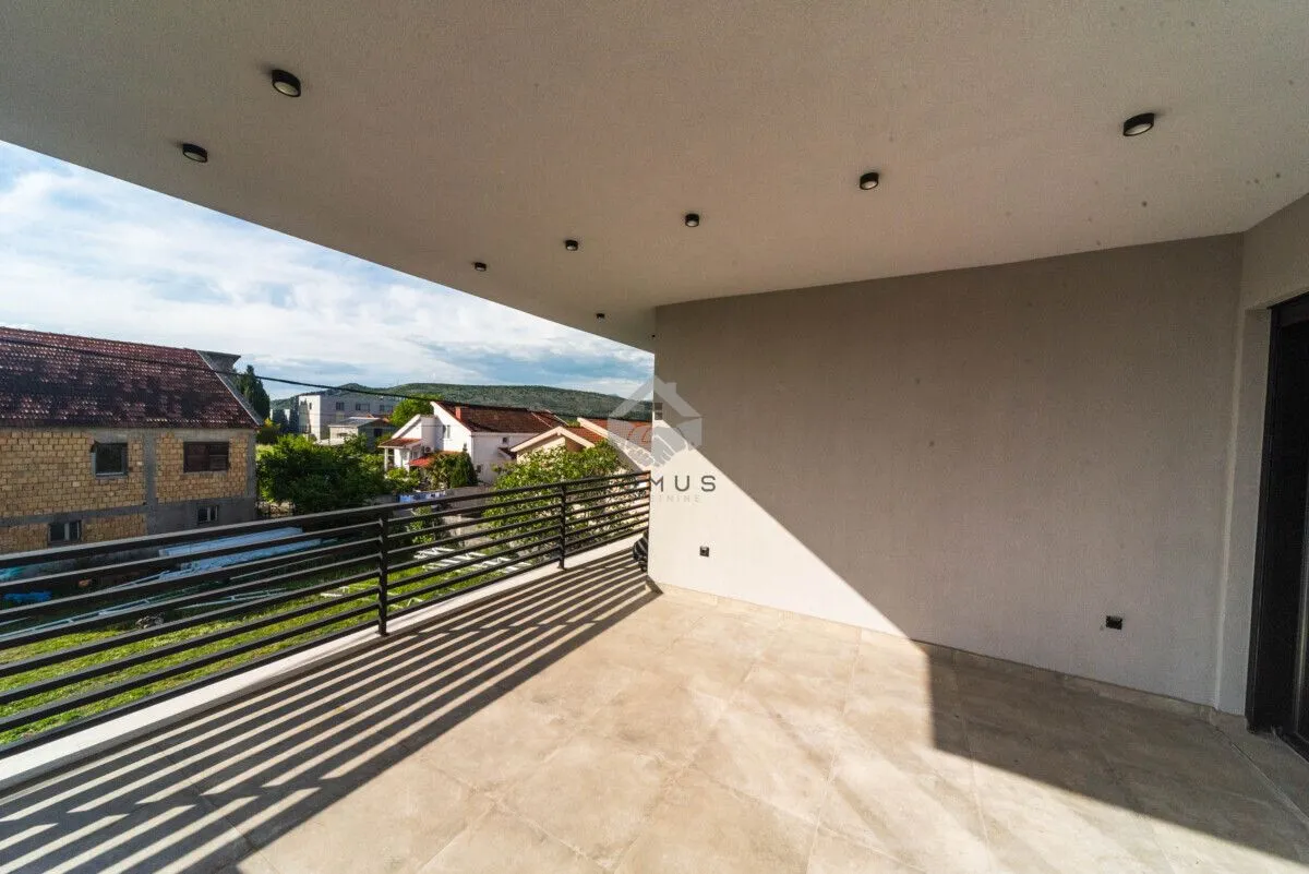 Rent, house, 225m², Gornja Gorica, Podgorica