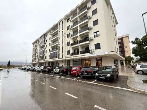 Izdavanje, jednosoban stan, 45m², City Kvart, Podgorica - image 12