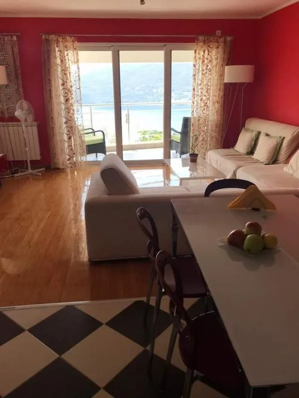 Prodaja, dvosoban stan, 82m², Herceg Novi, Crna Gora