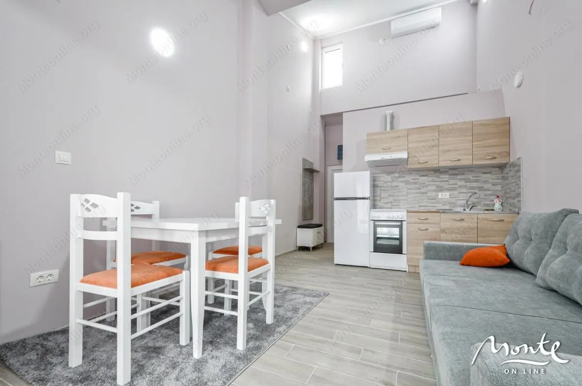 Prodaja, ugostiteljski objekat, 1256m², Centar, Budva