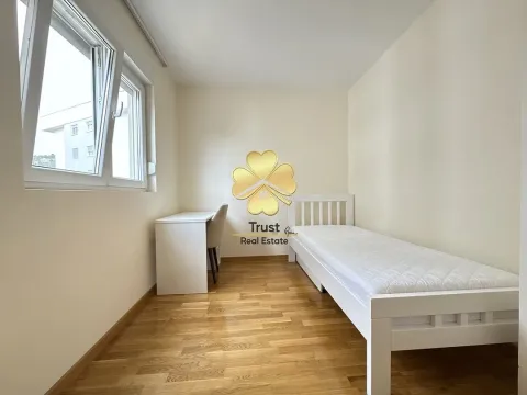 Rent, three bedroom apartment, 85m², City Kej, Podgorica - image 11