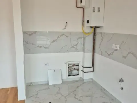 Prodaja, trosoban stan, 71m², Centar, Stara Pazova - image 3