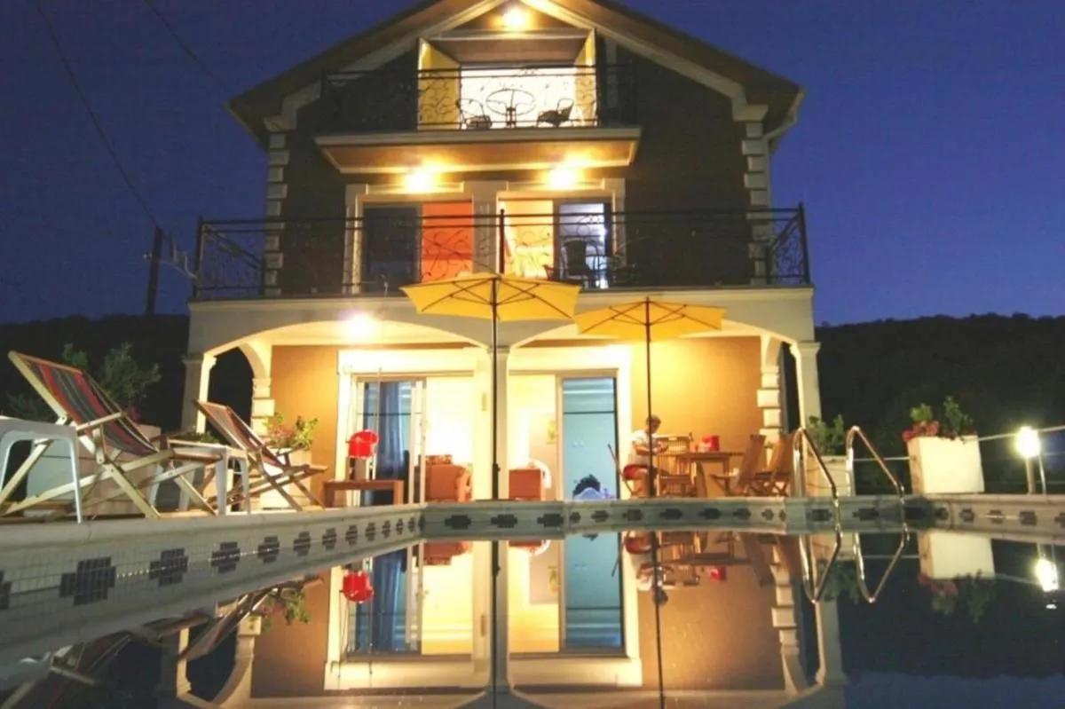 Prodaja, kuća, 220m², Krašići, Tivat