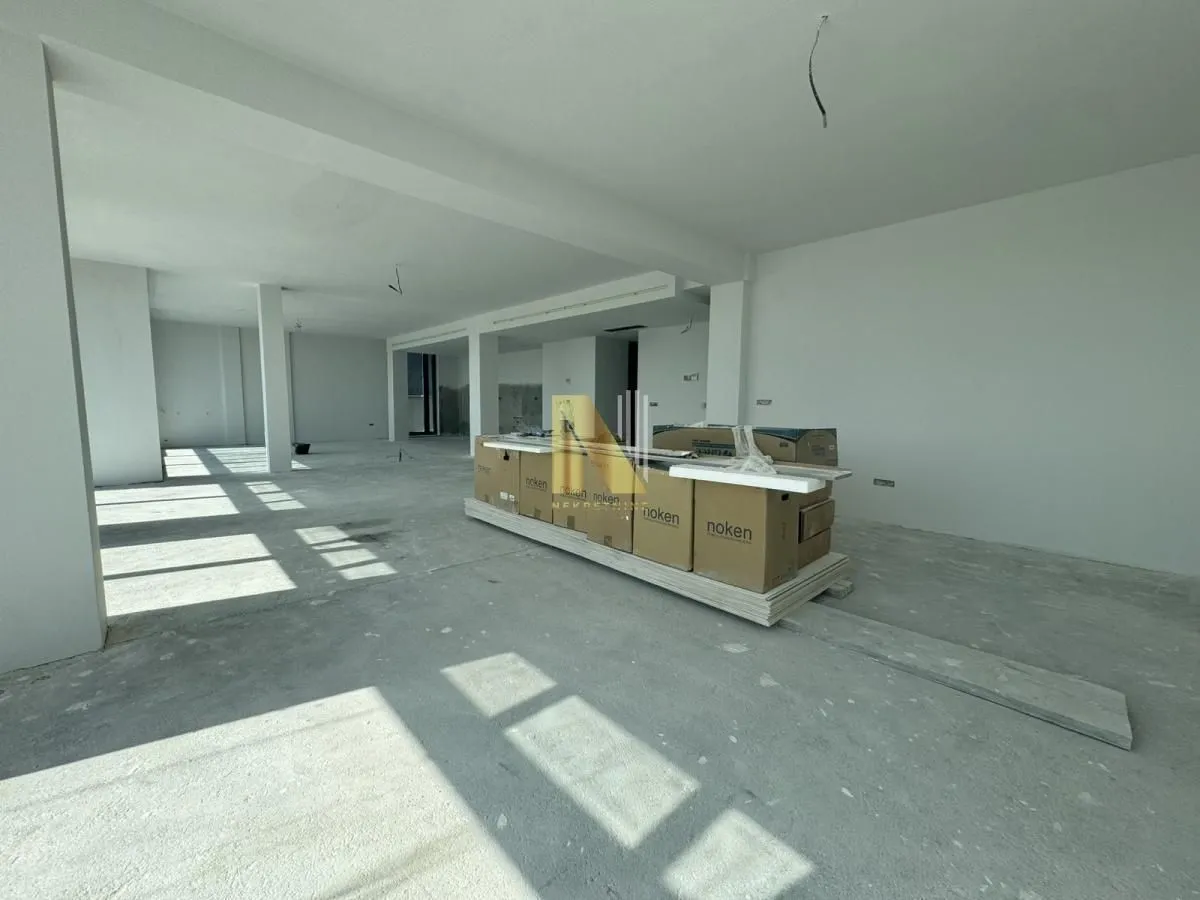 Prodaja, stan, 571m², Sajmište, Novi Sad