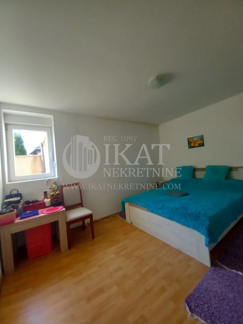 Sale, house, 397m², Petlovo Brdo, Beograd