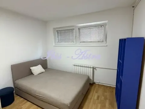 Izdavanje, dvosoban stan, 55m², Karaburma, Palilula Sve Podlokacije - image 7