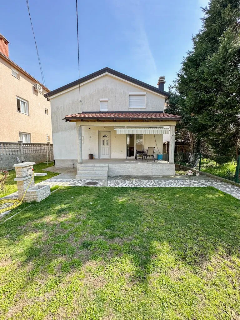 Prodaja, kuća, 100m², Dalmatinska ulica, Podgorica