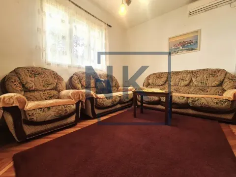 Izdavanje, dvosoban stan, 60m², Tološi, Podgorica - image 2