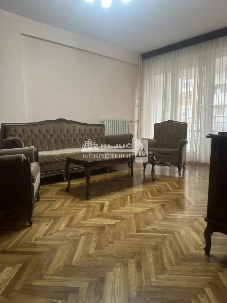 Rent, two bedroom apartment, 60m², Kalenić Pijaca, Vračar Sve Podlokacije