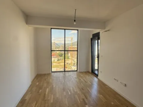 Prodaja, dvosoban stan, 63m², Stari Aerodrom, Podgorica - image 4
