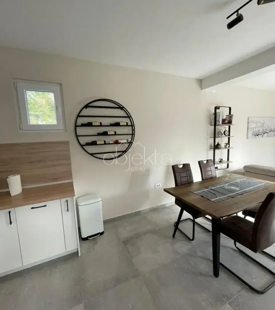 Rent, apartment, 85m², Kotor, Crna Gora