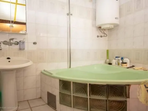 Izdavanje, trosoban stan, 110m², Stari Grad, Beograd - image 12