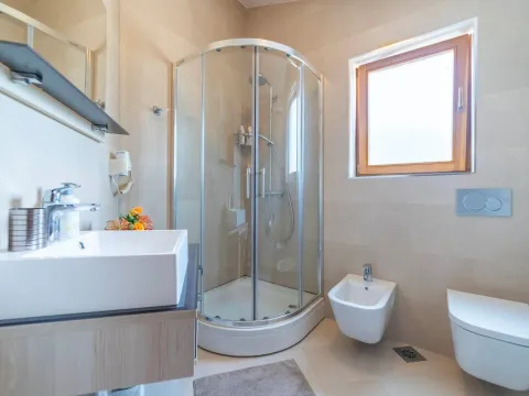 Prodaja, dvosoban stan, 112m², Dobrota, Kotor - image 20