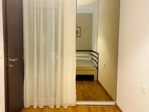 Izdavanje, jednosoban stan, 40m², Centar, Budva - image 9