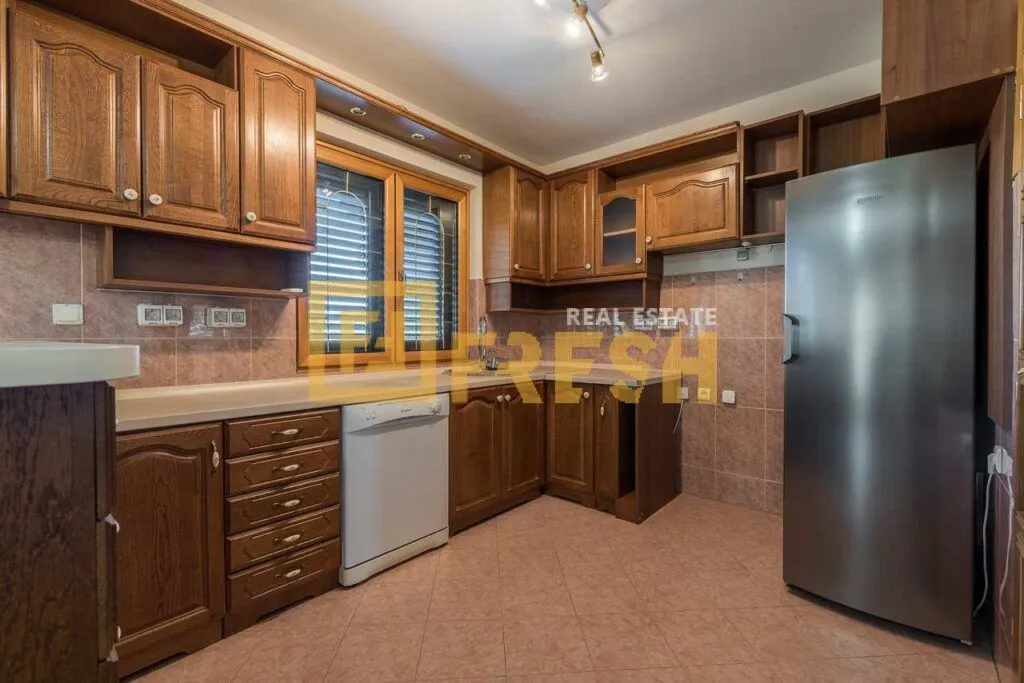 Rent, house, 370m², Zabjelo, Podgorica