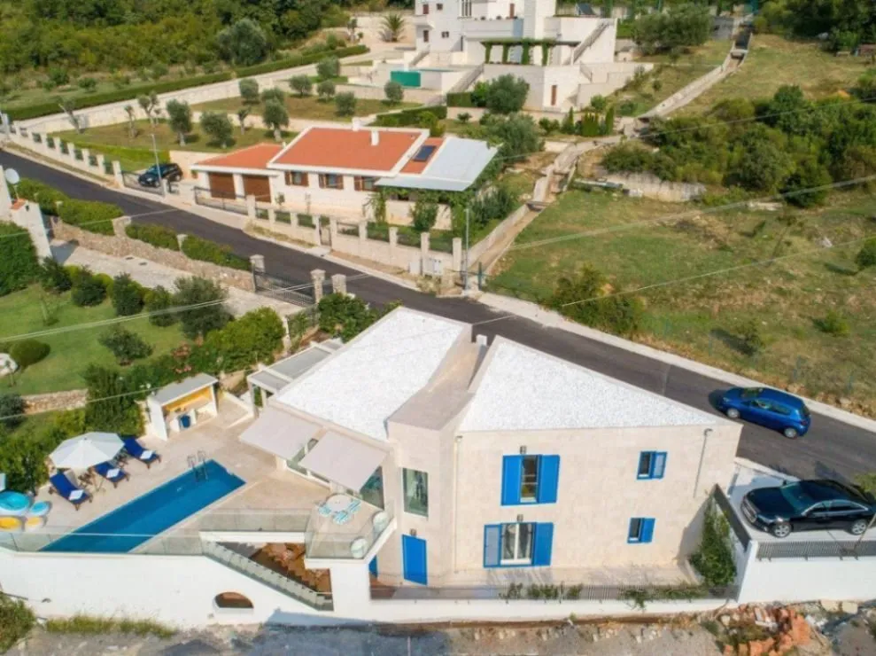 Izdavanje, kuća, 178m², Blizikuće, Budva