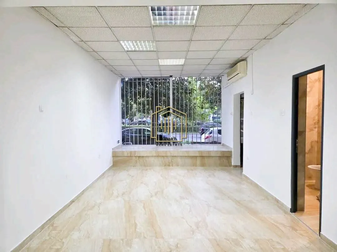Izdavanje, poslovni prostor, 48m², Gintaš, Podgorica