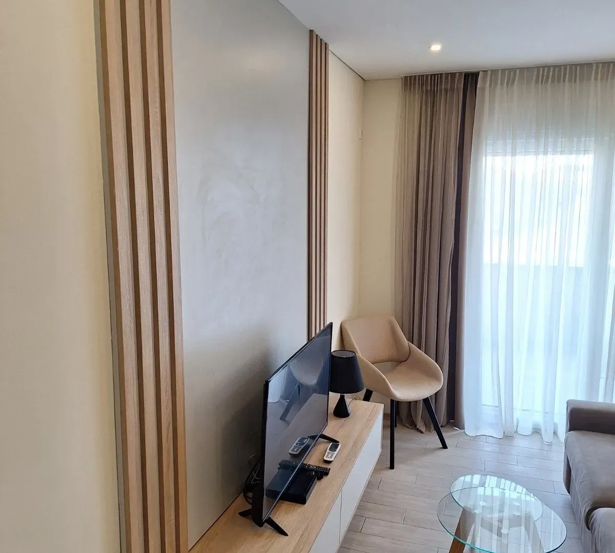 Izdavanje, jednosoban stan, 45m², Pod Kuk, Tivat