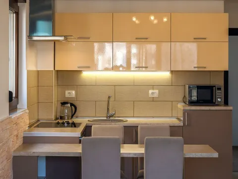 Daily-rent, two bedroom apartment, 51m², Budva, Crna Gora - image 2