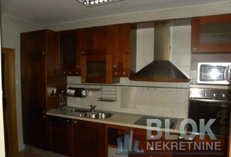 Rent, three bedroom apartment, 140m², Preko Morače, Podgorica