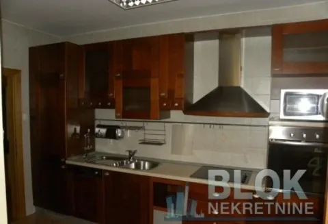 Rent, three bedroom apartment, 140m², Preko Morače, Podgorica - image 5