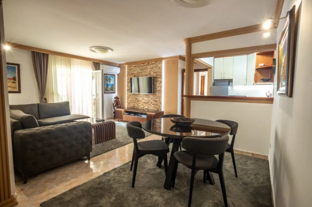 Prodaja, dvosoban stan, 72m², Centar, Budva