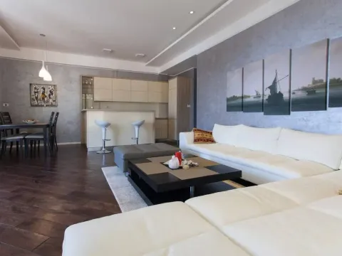 Rent, two bedroom apartment, 2000m², Centar, Budva - image 7
