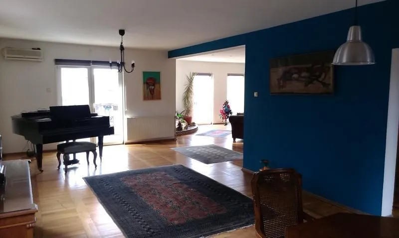 Sale, house, 350m², Banjica, Voždovac Sve Podlokacije
