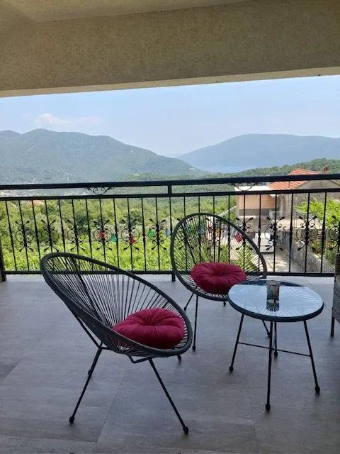 Izdavanje, garsonjera, 35m², Podi, Herceg Novi