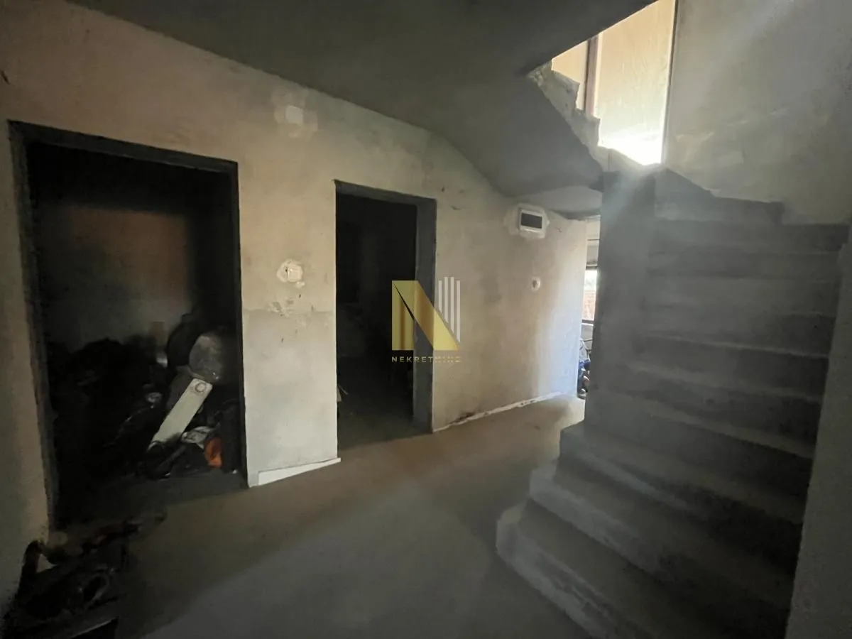 Prodaja, kuća, 209m², Petrovaradin, Novi Sad