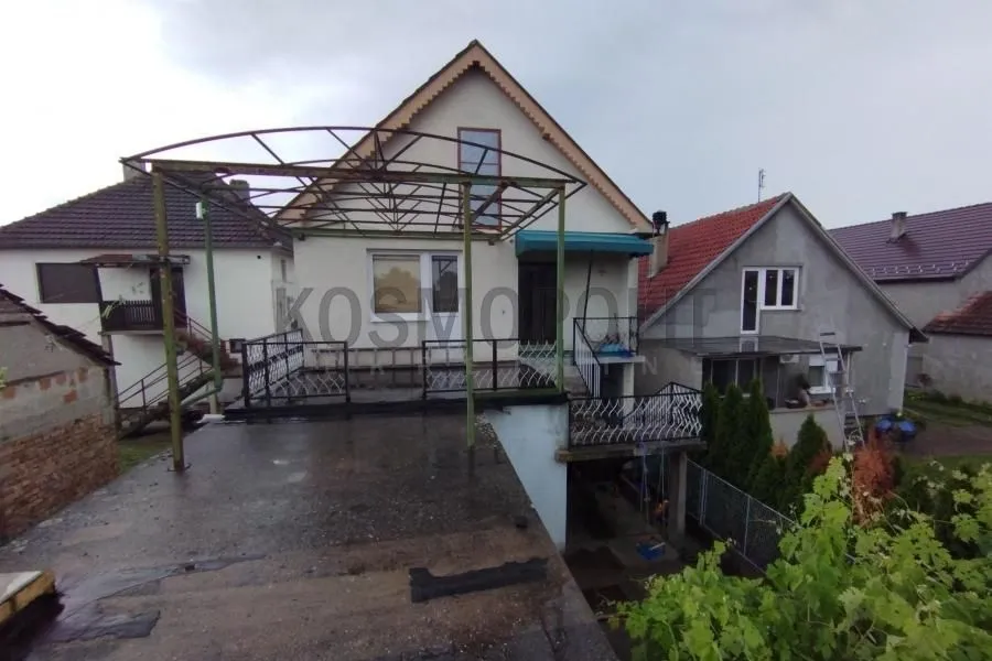 Prodaja, kuća, 220m², Centar, Stara Pazova