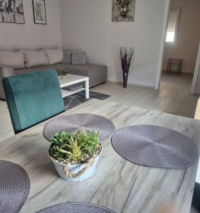 Izdavanje, jednosoban stan, 42m², Telep, Novi Sad Sve Podlokacije