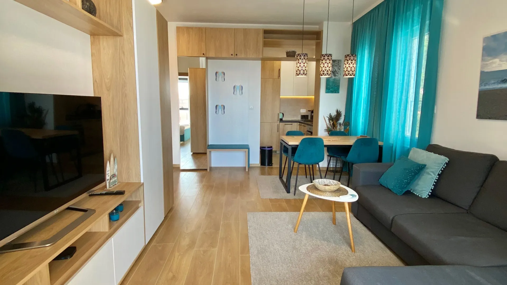 Izdavanje, jednosoban stan, 43m², Centar, Budva