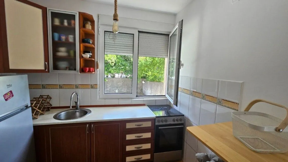 Izdavanje, jednosoban stan, 38m², Pod Goricom, Podgorica