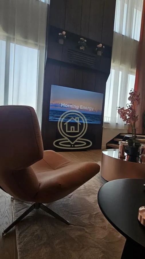 Izdavanje, četvorosoban stan, 161m², Savski Venac, Beograd