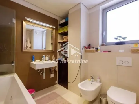 Izdavanje, četvorosoban stan, 150m², Novi Beograd Sve Podlokacije, Beograd - image 35