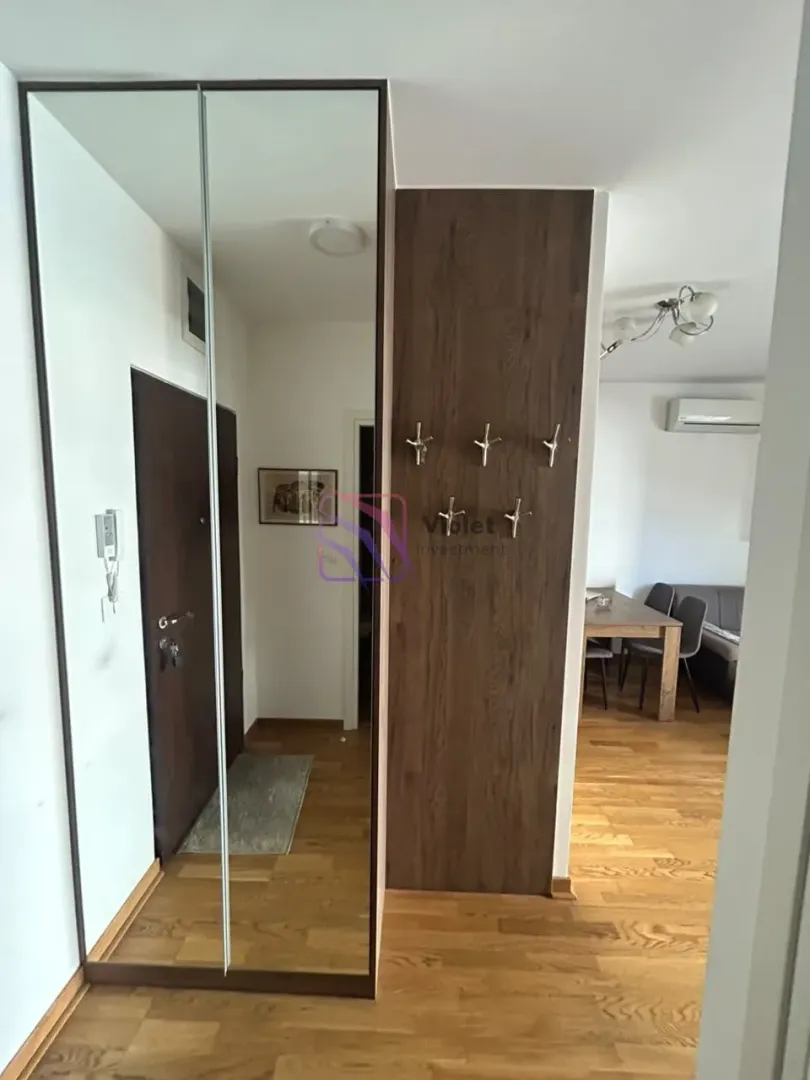 Izdavanje, jednosoban stan, 44m², City Kej, Podgorica