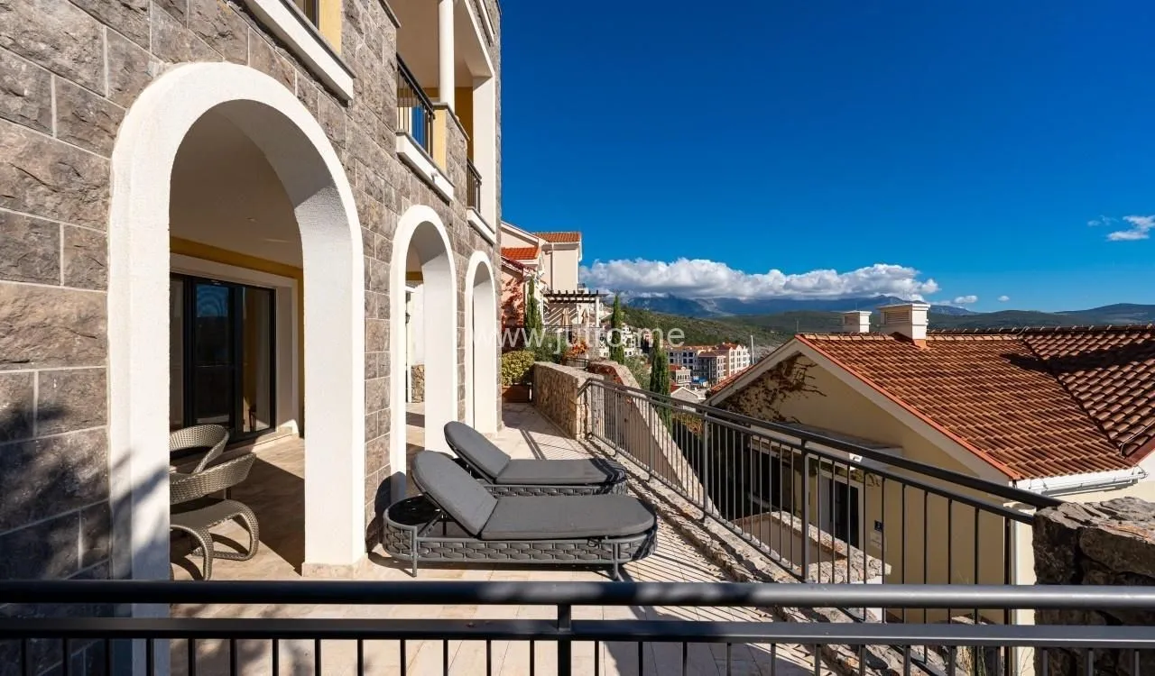 Prodaja, trosoban stan, 190m², Luštica Bay, Tivat