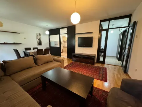 Izdavanje, jednosoban stan, 60m², Blok 5, Podgorica - image 3