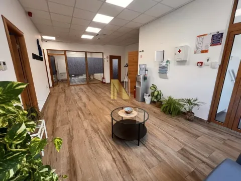 Rent, office space, 361m², Novo naselje, Novi Sad