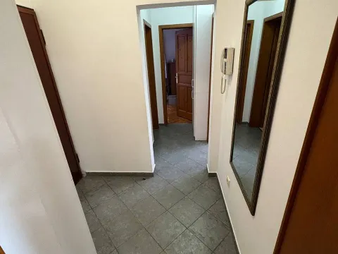 Sale, two bedroom apartment, 63m², Stara Varoš, Podgorica - image 2