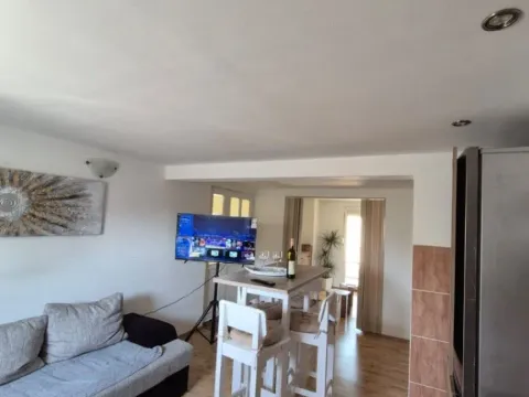 Rent, two bedroom apartment, 54m², Bjeliši, Bar - image 9