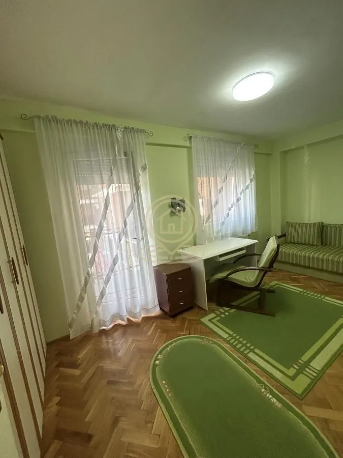 Izdavanje, trosoban stan, 76m², Centar, Novi Sad