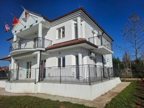 Prodaja, kuća, 360m², Podgorica, Crna Gora - image 11