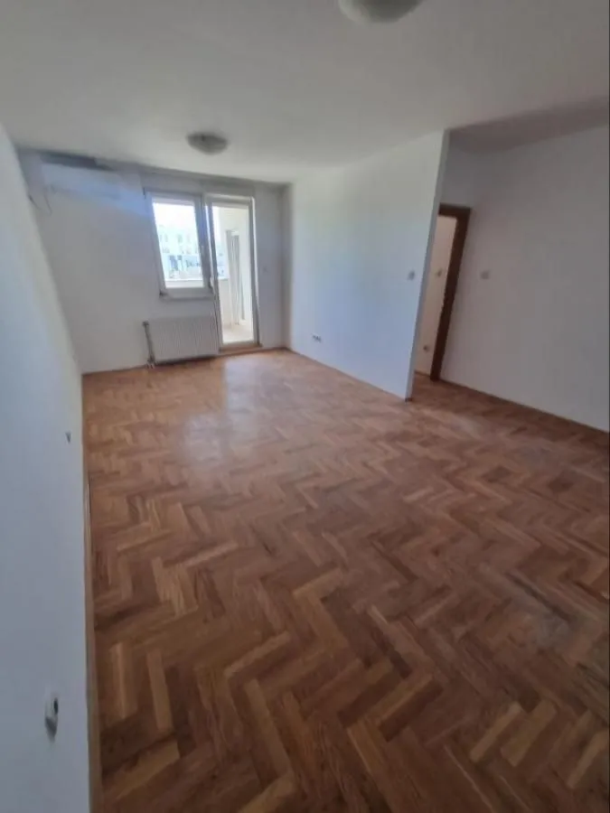 Izdavanje, jednosoban stan, 53m², Bulevar patrijarha Pavla, Novi Sad Sve Podlokacije