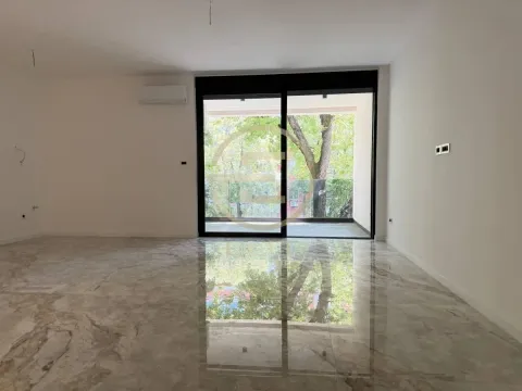 Izdavanje, stan, 126m², Stari grad, Novi Sad - image 3