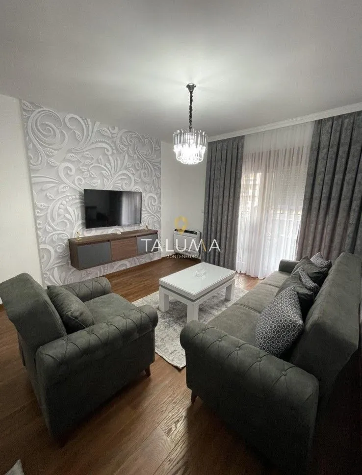 Izdavanje, dvosoban stan, 69m², City Kvart, Podgorica