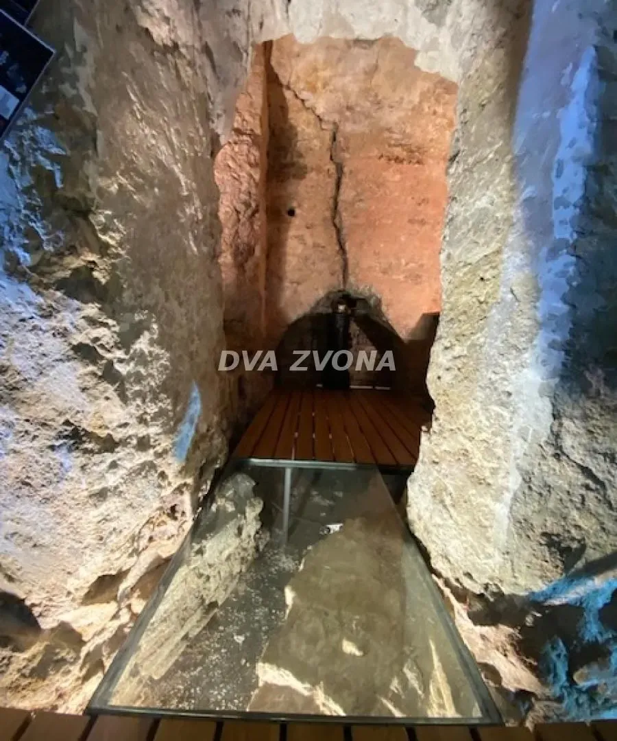 Prodaja, ugostiteljski objekat, 630m², Stari Slankamen, Inđija