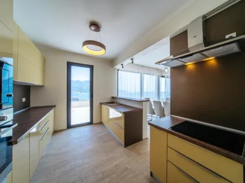 Prodaja, trosoban stan, 234m², Bečići, Budva - image 36