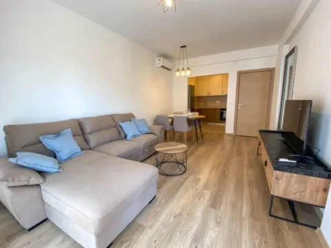 Izdavanje, jednosoban stan, 52m², Budva, Crna Gora